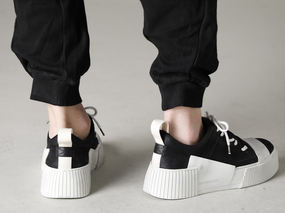 DEVOA BORIS BIDJAN SABERI 22-23AW The soft material characteristic of sweatshirts is given just the right amount of weight with military details.  - KN4-FFM30012 124-P18.1 P18.1 F0409C BAMBA2.1-LEATHER-WHITE-SOLE Bamba 2.1 Leather / White sole 2-005