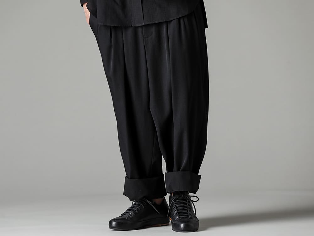 Yohji Yamamoto-ヨウジヤマモト 23SS(春夏) 23SS独自のロールアップ機構を備えたコットンライニングパンツ - HZ-P32-100-12タックフラップパンツ - Handsewn-Classic-Lo-ハンドソーン クラシック ロー-3 3-004