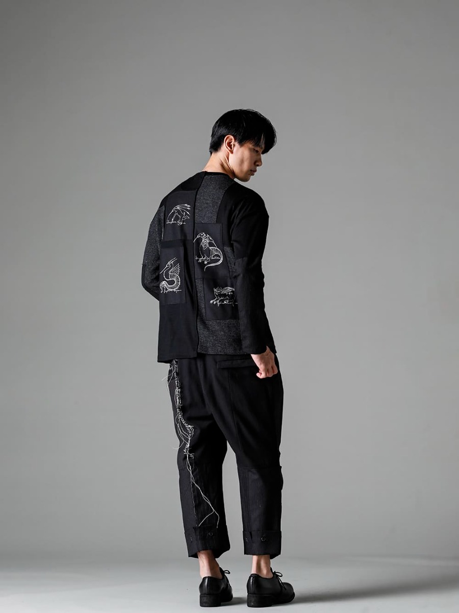 DUELLUM-デュエラム 22−23AW(秋冬) 可愛げのある刺繍がいい感じにギャップを - DUE-V-066-TEE-パッチド ビースト セーター 3-002