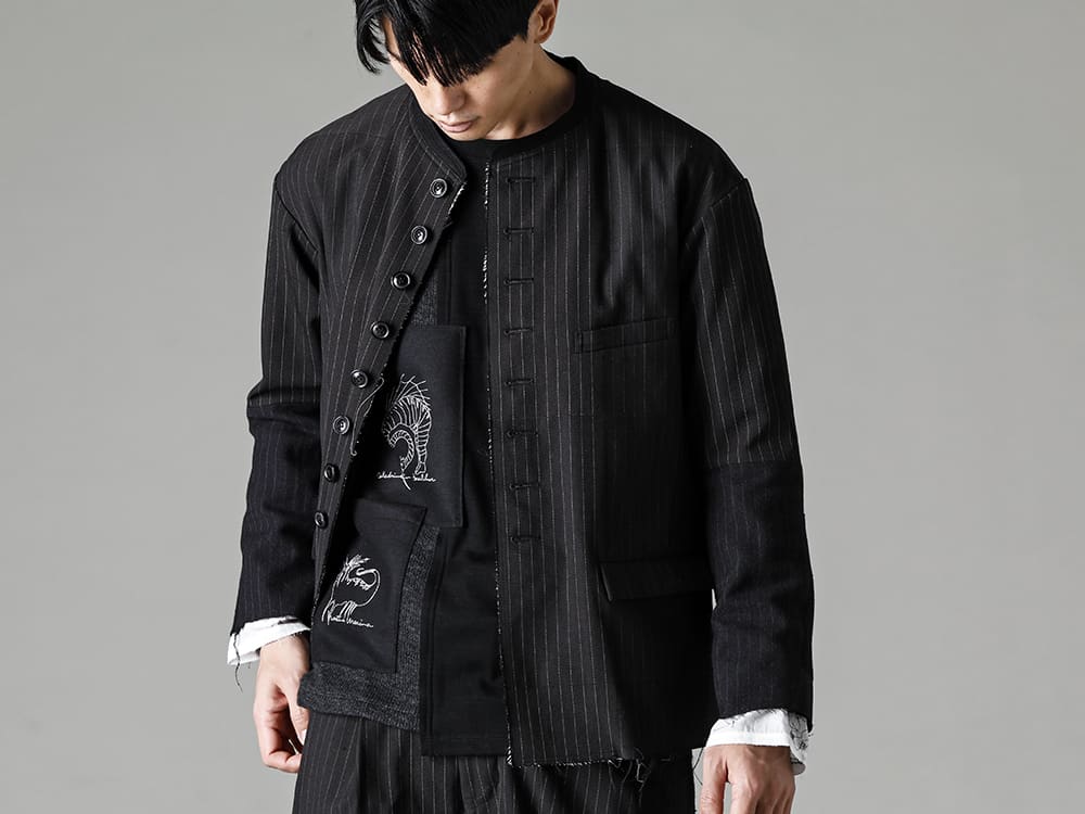 DUELLUM-デュエラム 22−23AW(秋冬) ブランドの初期からデザインのベースにしているパッチワークをアクセントにしたワークテイストのクラシックなジャケット  - DUE-V-058-JAK-パッチドバンドカラージャケット - DUE-V-066-TEE-パッチド ビースト セーター 2-007