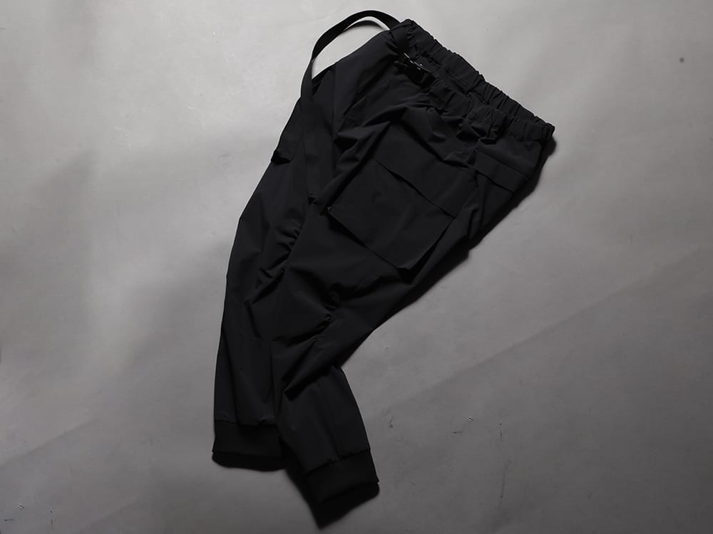 The Viridi-anne 2023SS - Cargo pants that are both practical and functional - VI-3563-04-Black(Water-Repellent Stretch Cargo Pants Black) - 3-006