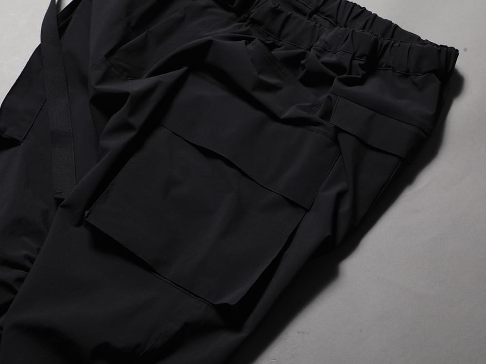 The Viridi-anne 2023SS - Cargo pants that are both practical and functional - VI-3563-04-Black(Water-Repellent Stretch Cargo Pants Black) - 3-008