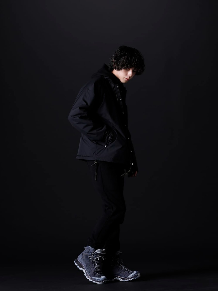 アクロニウム / ディーハイゲン / イレブン バイ ボリス ビジャン サベリ 2022-23AW - 急な雨や雪などにも対応できる機能性のあるジャケットを使用したスタイリング。 - J95-PL(Insulated Coach Jacket) ST107-0922A(ヘビーコットンジャージダブルジップフーデッド オールインワン) BOOT2-GTX-BLACK-DYE-001(BOOT2 ゴアテックス ブラックダイ) - 1-002
