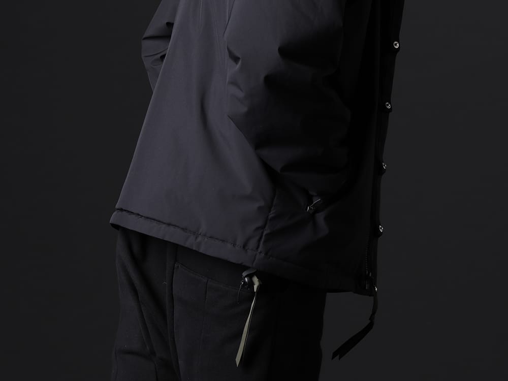 アクロニウム 2023SS - 防風性、耐水性、通気性を兼ね揃えたコーチジャケット。 - J95-PL(Insulated Coach Jacket) - 2-008