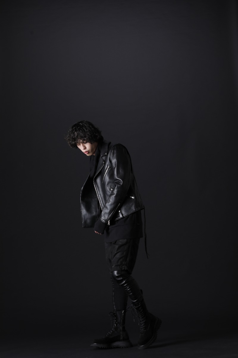 GalaabenD / kiryuyrik / JULIUS 2022-23AW styling  - A simple double rider is mixed and matched with a mode look- 87115208(Motorcycle Jacket) KO-HT19-060(Smooth Brushed Loose High Neck) KO-HP33TP-904(Coating High Tension Jersey Saruel Tape Shorts) KO-HLG13-060(Smooth Brushed & Stretch Leather Leggings) 807FWM1(Cow Velor Lace Up Combat Boots) - 1-003