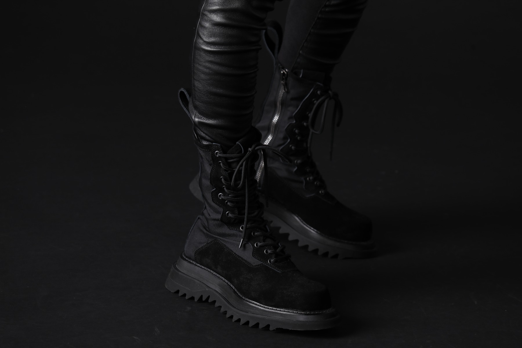 kiryuyrik / JULIUS 2022-23AW - The leggings layer with boots. - KO-HLG13-060(Smooth Brushed & Stretch Leather Leggings) 807FWM1(Cow Velor Lace Up Combat Boots) - 3-007