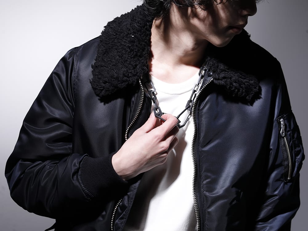 フェノメノン / ユリウス 2023SS - ミリタリーの雰囲気漂うジャケットに存在感ある小物をプラス - ILLJK22A-007-black(クロス フライトジャケット ブラック) 817ACU15-black(チェーンネックレス ブラック) - 2-004