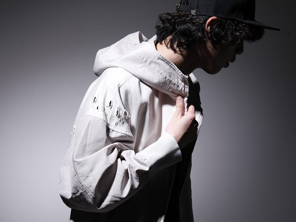 JULIUS / NVCLEAR 2023PS - Hoodie with a military feel in the damage and details - 807CUM3-Plaster(Cotton Sweat Damaged Combo Hoodie Plaster) NV_002-Black-Dye(NV LOGO FR ARMY COTTON CAP BLACK DYE) - 2-006