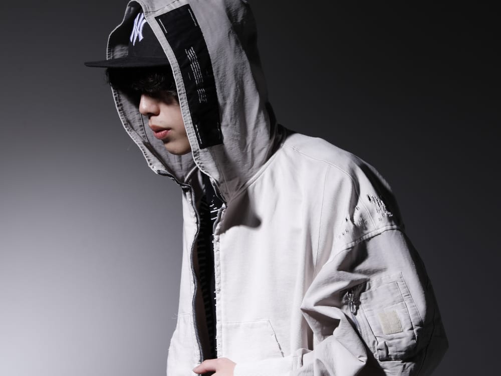JULIUS / NVCLEAR 2023PS - Hoodie with a military feel in the damage and details - 807CUM3-Plaster(Cotton Sweat Damaged Combo Hoodie Plaster) NV_002-Black-Dye(NV LOGO FR ARMY COTTON CAP BLACK DYE) - 2-007
