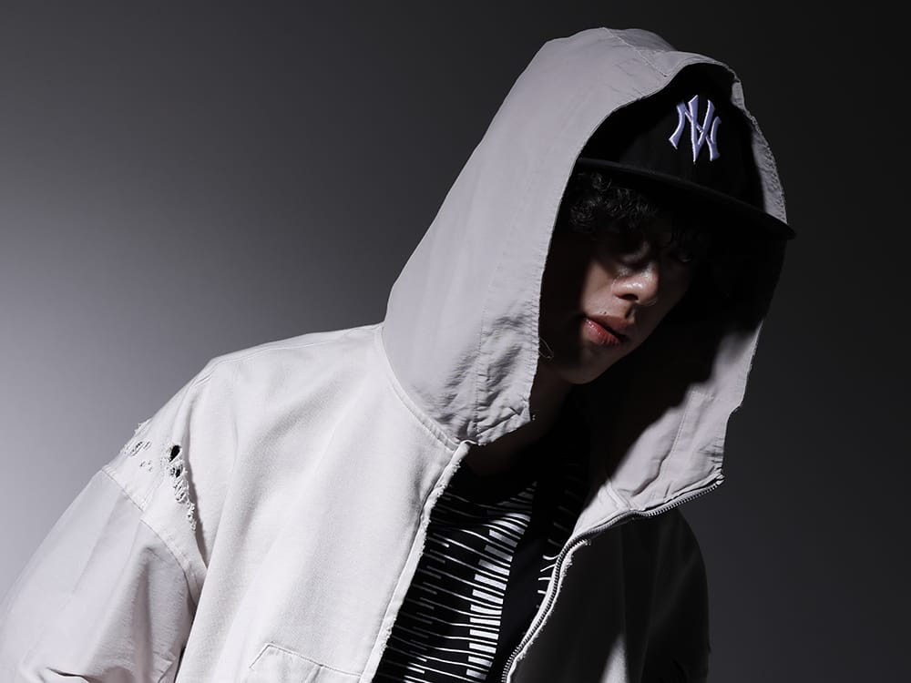 JULIUS / NVCLEAR 2023PS - Hoodie with a military feel in the damage and details - 807CUM3-Plaster(Cotton Sweat Damaged Combo Hoodie Plaster) NV_002-Black-Dye(NV LOGO FR ARMY COTTON CAP BLACK DYE) - 2-010