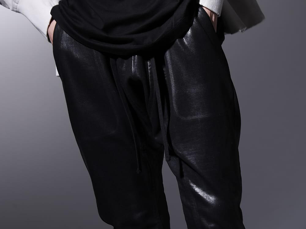JULIUS 2023PS - A piece with the brand's character and attention to detail. - 799PAM26-C(Coated Sweat Seamed Pants) - 3-004