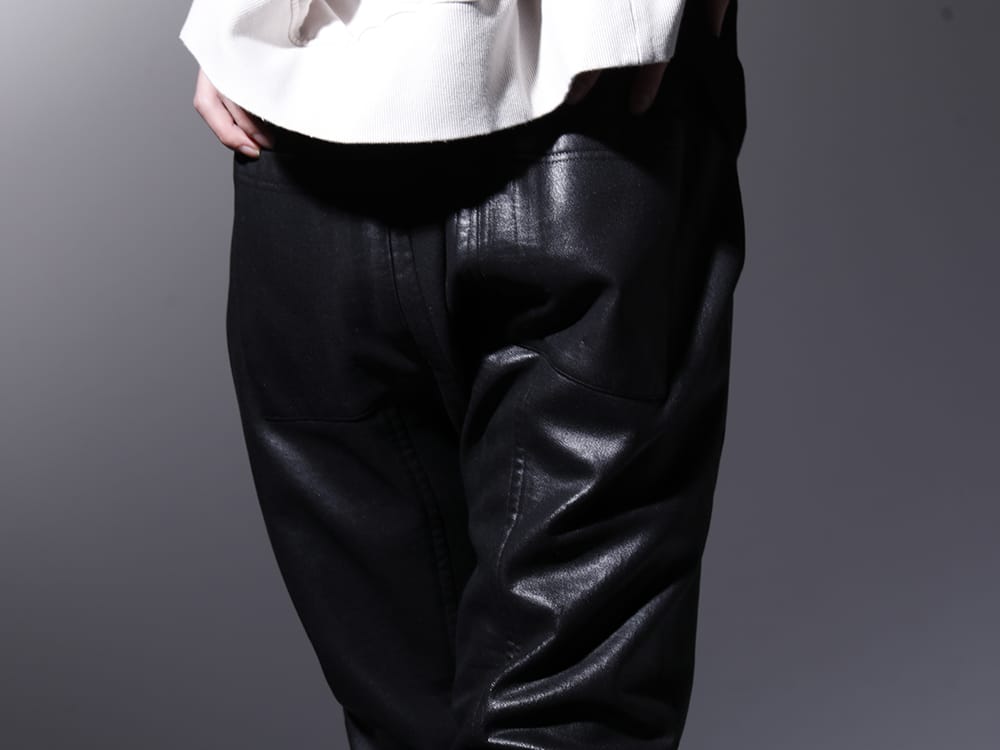 JULIUS 2023PS - A piece with the brand's character and attention to detail. - 799PAM26-C(Coated Sweat Seamed Pants) - 3-005