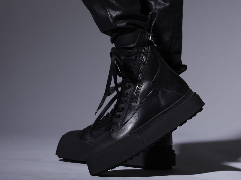 JULIUS 2023PS - A piece with the brand's character and attention to detail. - 797FWM2-L-Black(Cow Leather Lace Up Sneaker Black) - 3-006