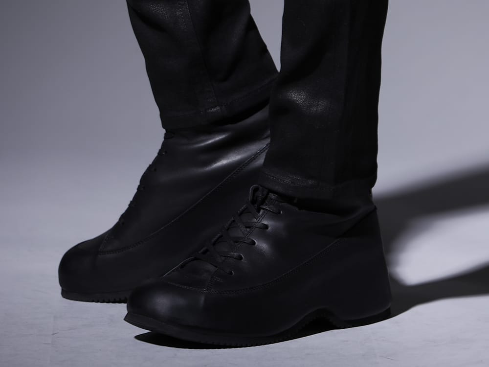 ザ ヴィリディアン 2023SS - キックバックの強いスキニーパンツを合わせ、すっきりとしたイメージに - VI-3554-09(インヒールブーツ) - 3-006