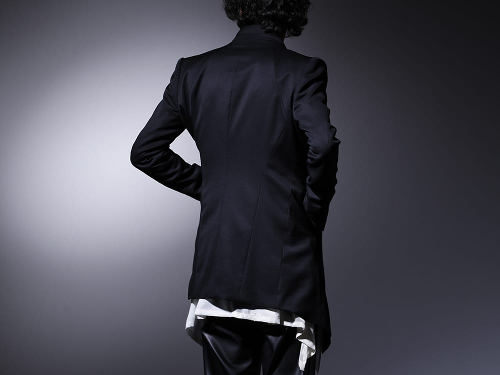 JULIUS / kiryuyrik 2022-23AW - This shirt features kiryuyrik's signature flared design. - 758JAM1(The R Limited 10 year anniversary MA_JULIUS Seamed Tailored Jacket) KO-HB20-906-white(Crazy Pattern Stoal Shirts White) - 2-002