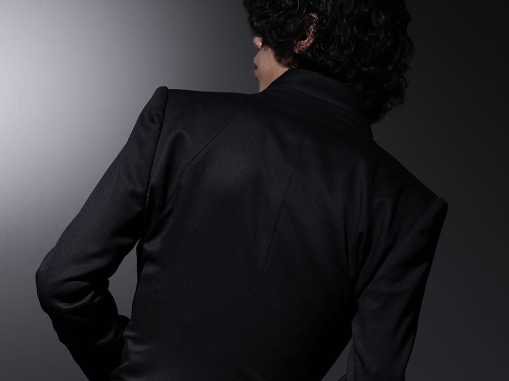 JULIUS 2022-23AW - This shirt features kiryuyrik's signature flared design. - 758JAM1(The R Limited 10 year anniversary MA_JULIUS Seamed Tailored Jacket) - 2-013