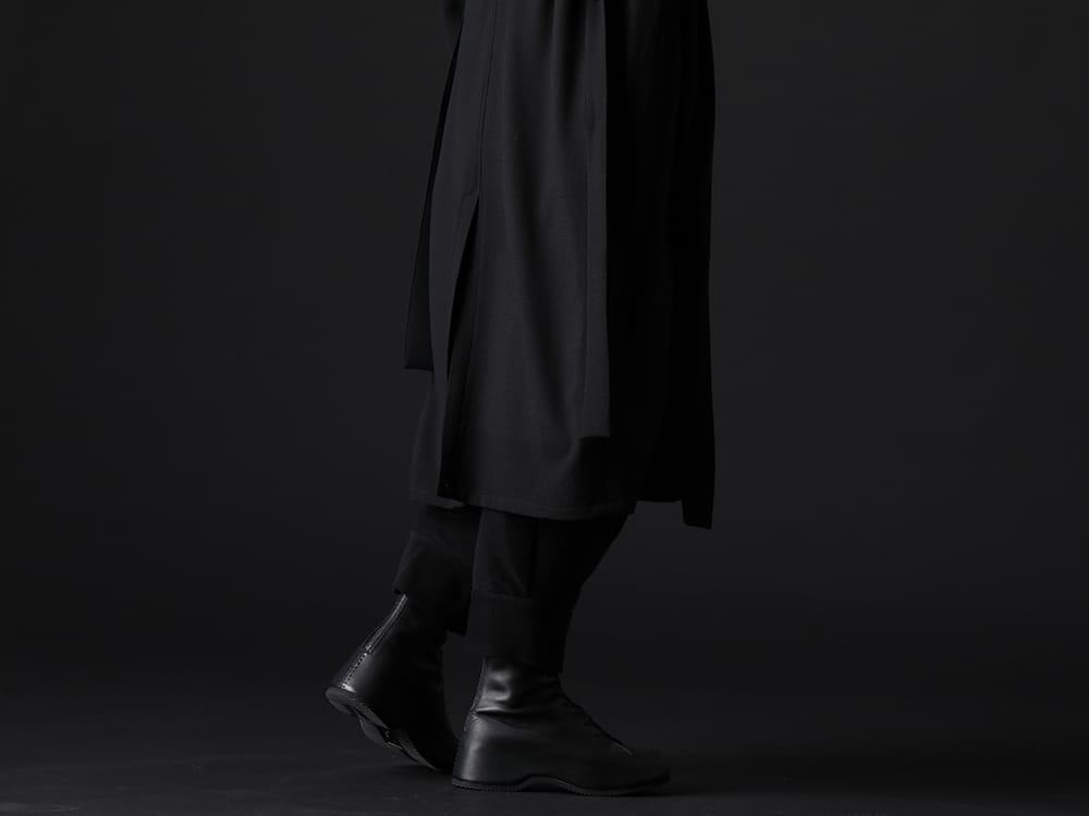 ユリウス / ザ ヴィリディアン 2022-23AW - ふんわりとした印象を与えるクロップドパンツ - 767PAM4(ツイステッド トラウザー) VI-3554-09(インヒールブーツ) - 3-002