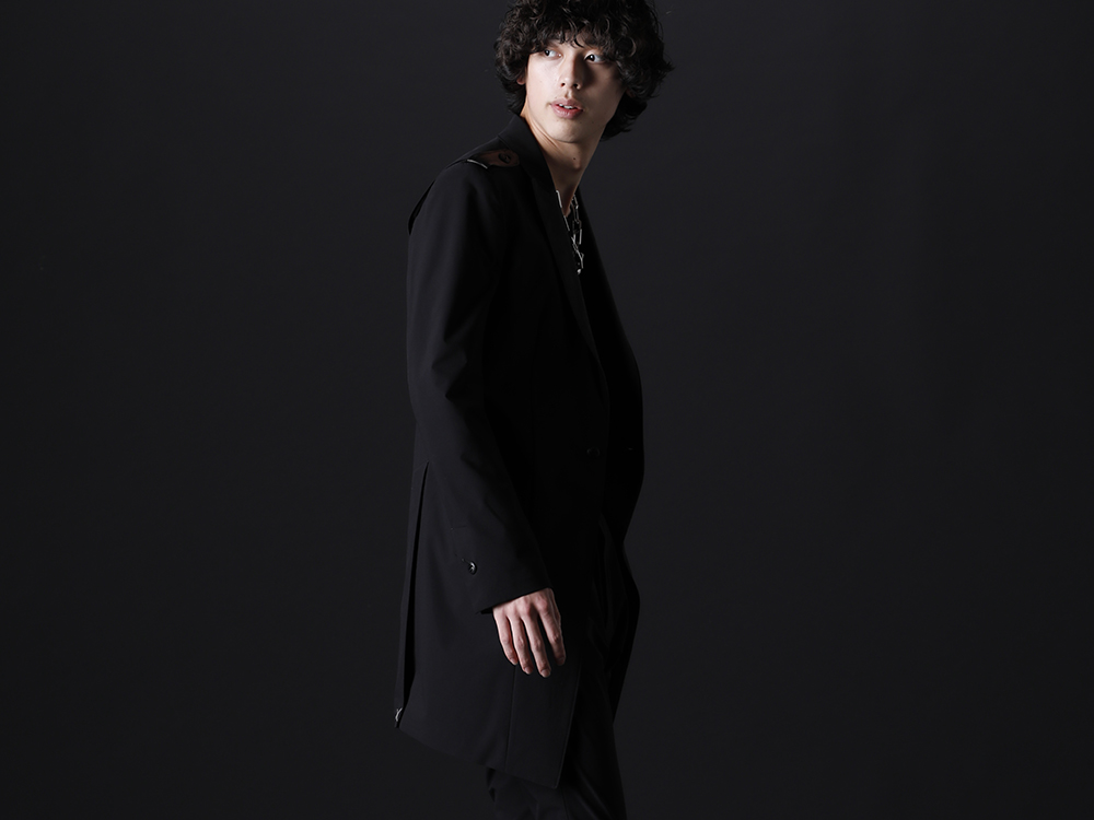 THE ONENESS / kiryuyrik / JULIUS 2023AW - Elegant tailoring made with eco-friendly materials - OB-OHJ04-901(Recycled PEs Leather Combi Jacket) 817CPM3-M(Cotton/Modal Jersey Short Sleeve T-Shirt) 817ACU15-silver(Chain Necklace Silver) OB-PEACE01-01(SGZ-PEACE Nacklace) - 2-001