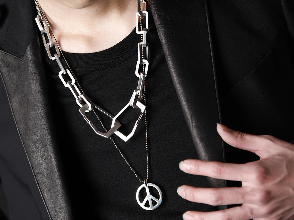 THE ONENESS / kiryuyrik / JULIUS 2023AW - Elegant tailoring made with eco-friendly materials - OB-OHJ04-901(Recycled PEs Leather Combi Jacket) 817CPM3-M(Cotton/Modal Jersey Short Sleeve T-Shirt) 817ACU15-silver(Chain Necklace Silver) OB-PEACE01-01(SGZ-PEACE Nacklace) - 2-001