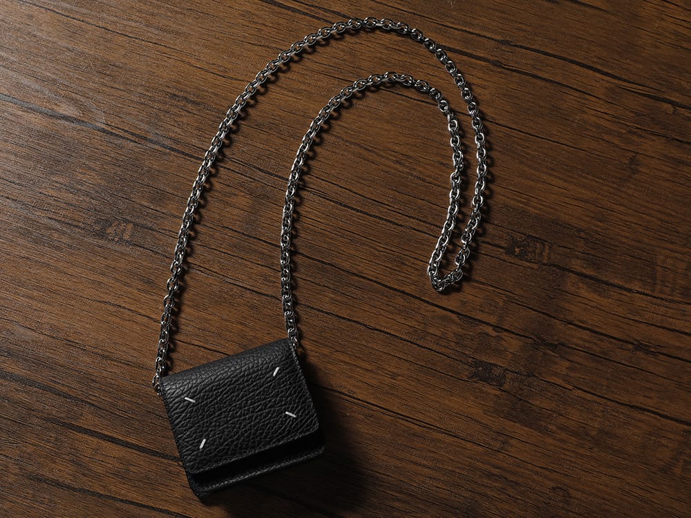 Maison Margiela - メゾン マルジェラ 2023SS - エンボス加工を施したグレインレザー製の柔らかいソフトレザーのミニショルダーウォレット 見出し1 - SA3UI0009 - スモール チェーン ウォレット 1-001