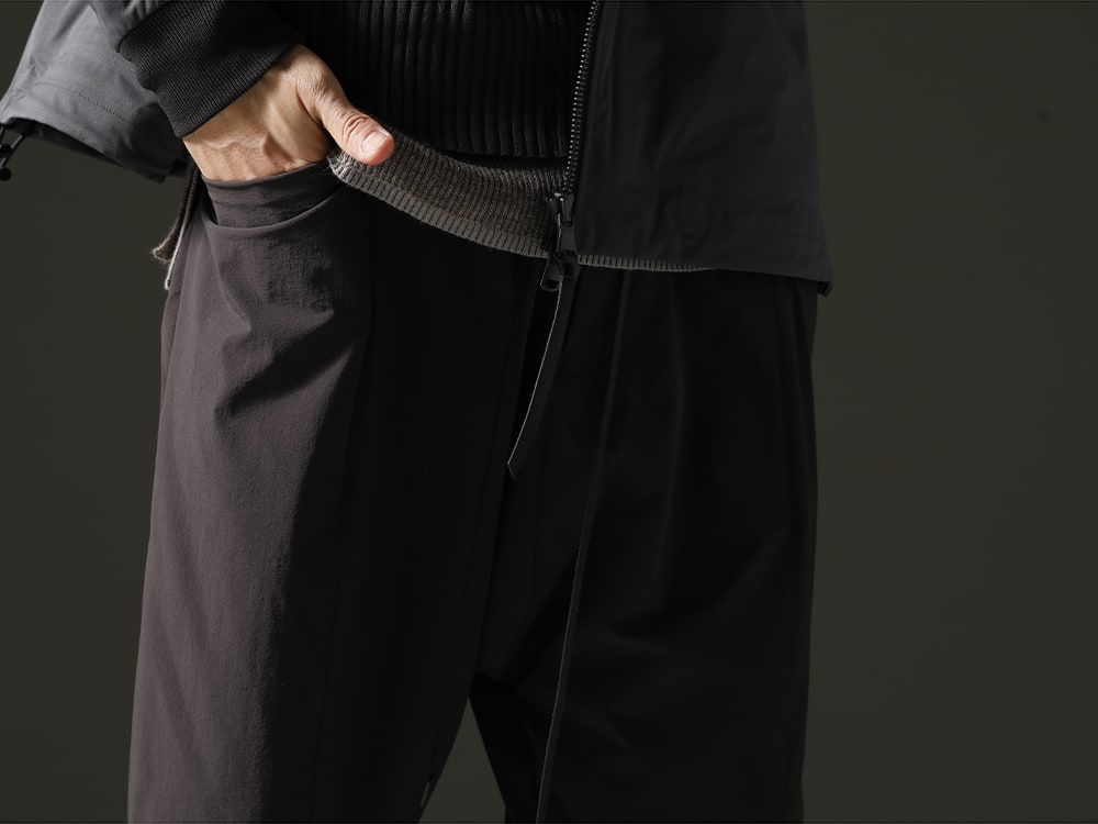 The Viridi-anne - ザ ヴィリジアン 23SS(春夏) アレンジ次第で春夏の期間中長く使えるパンツ -  撥水加工 ストレッチ 膝丈パンツ ダークグレー PL10L-BLKT オーソピーディック ダービーシューズ ホース フルグレイン レザー - PL10L  3-004