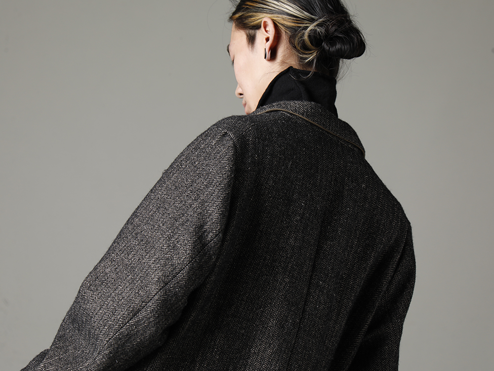 KLASICA(クラシカ) 22-23AW(秋冬) 独特な表情を持つウールリネン生地  - 22C-38LCT-SIGLO オールド コート - クラシック ヘリンボーン 2-003