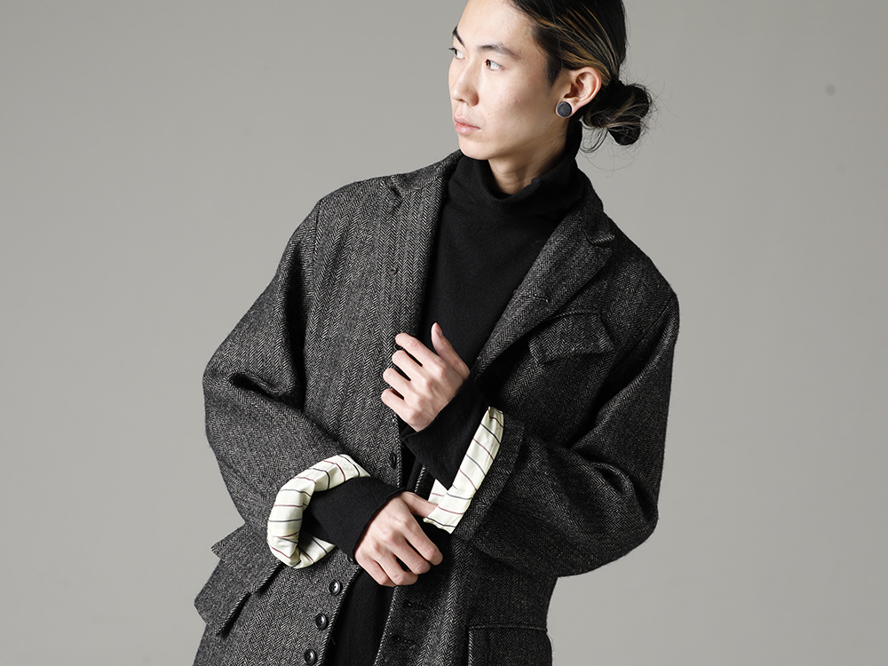 KLASICA(クラシカ) 22-23AW(秋冬) 独特な表情を持つウールリネン生地  - 22C-38LCT-SIGLO オールド コート - クラシック ヘリンボーン - TTW-jw-blk ウールジョーゼットボトルネック ブラック 2-005