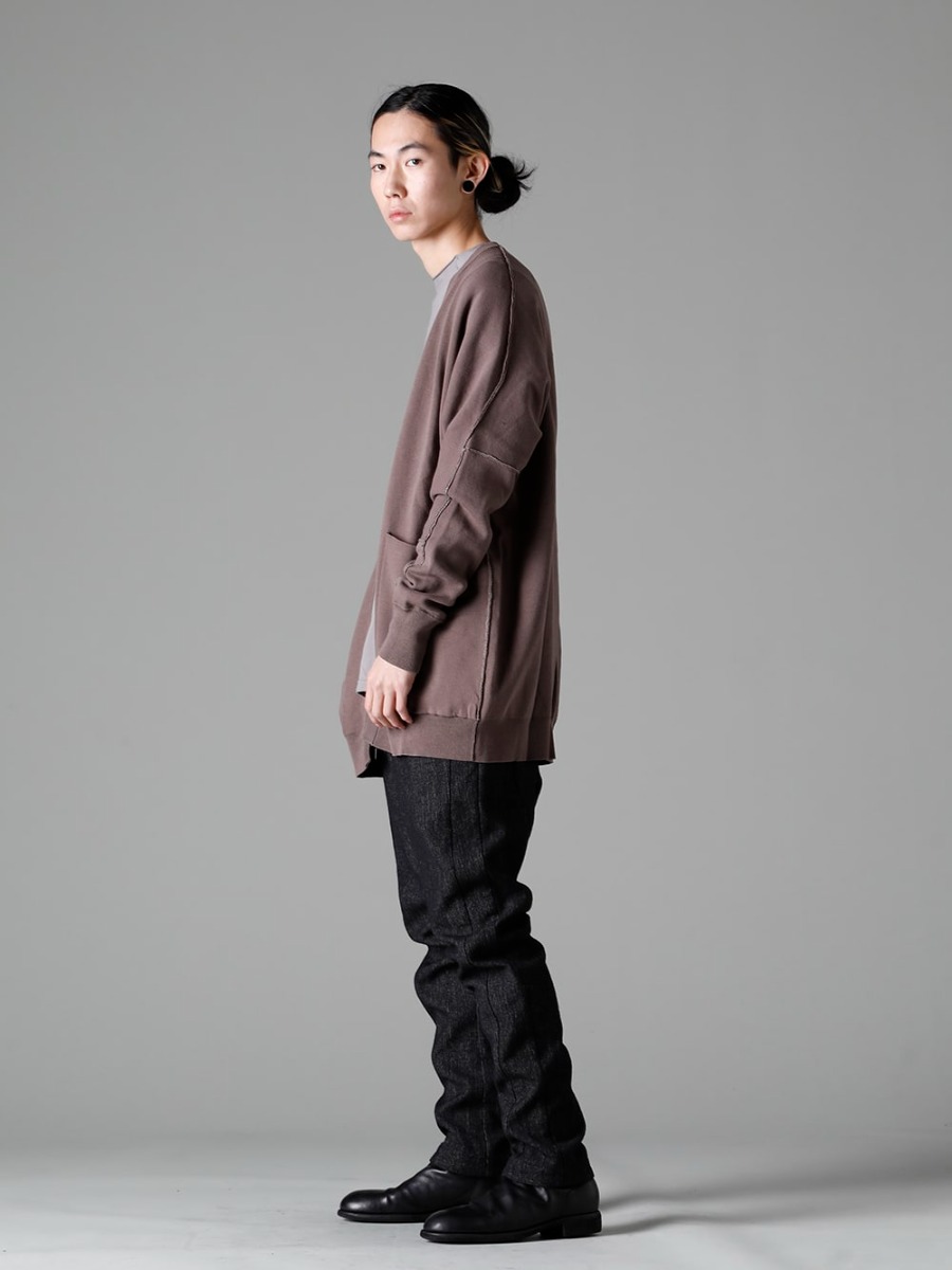 DEVOA(デヴォア) ZIGGY CHEN(ジギーチェン) GUIDI(グイディ) 23SS(春夏) シーズン 春先のいろんなシーンで間違いなく重宝するカーディガン - KTS-CMH-Beige-Gray カーディガン コットン ベージュグレー CSC-DSH3-Stone-Gray セミハイネックロングスリーブ スビンコットンジャージー ストーングレー PTN-SHE イージー パンツ シェトランド ウール / リネン バックジップミドルブーツ - ホースフルグレインレザー - 988X 3-004