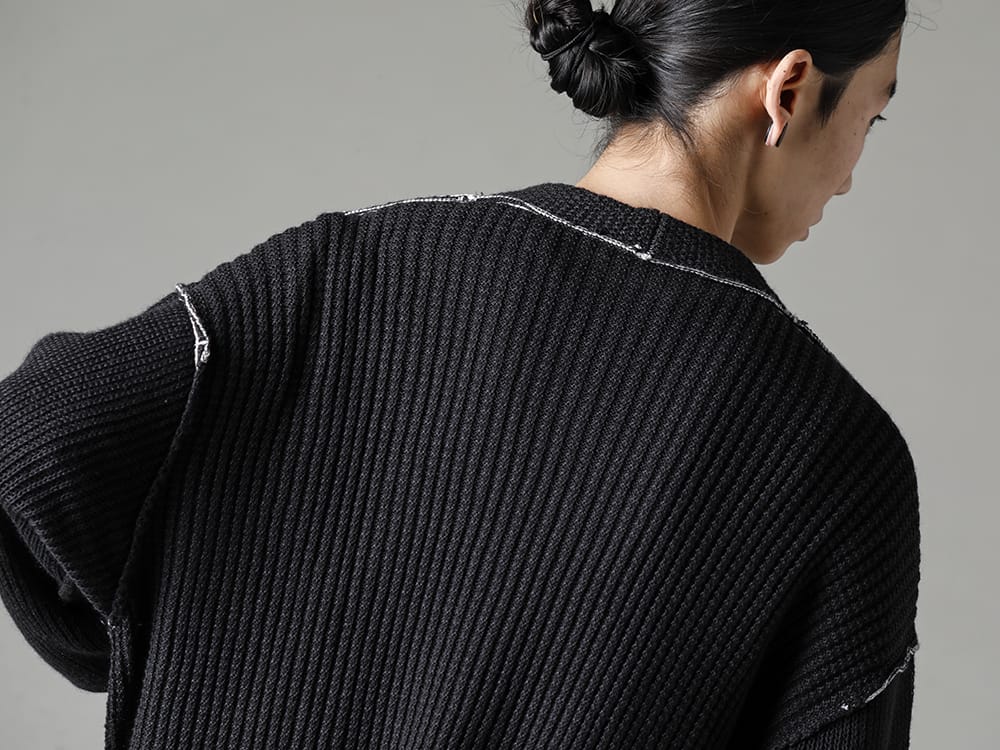 The Viridi-anne 2023SS This cardigan combines multiple knitting fabrics  - VI-3586-07-Black - Hard Twisted Ramie Yarn Cardigan Black 2-005