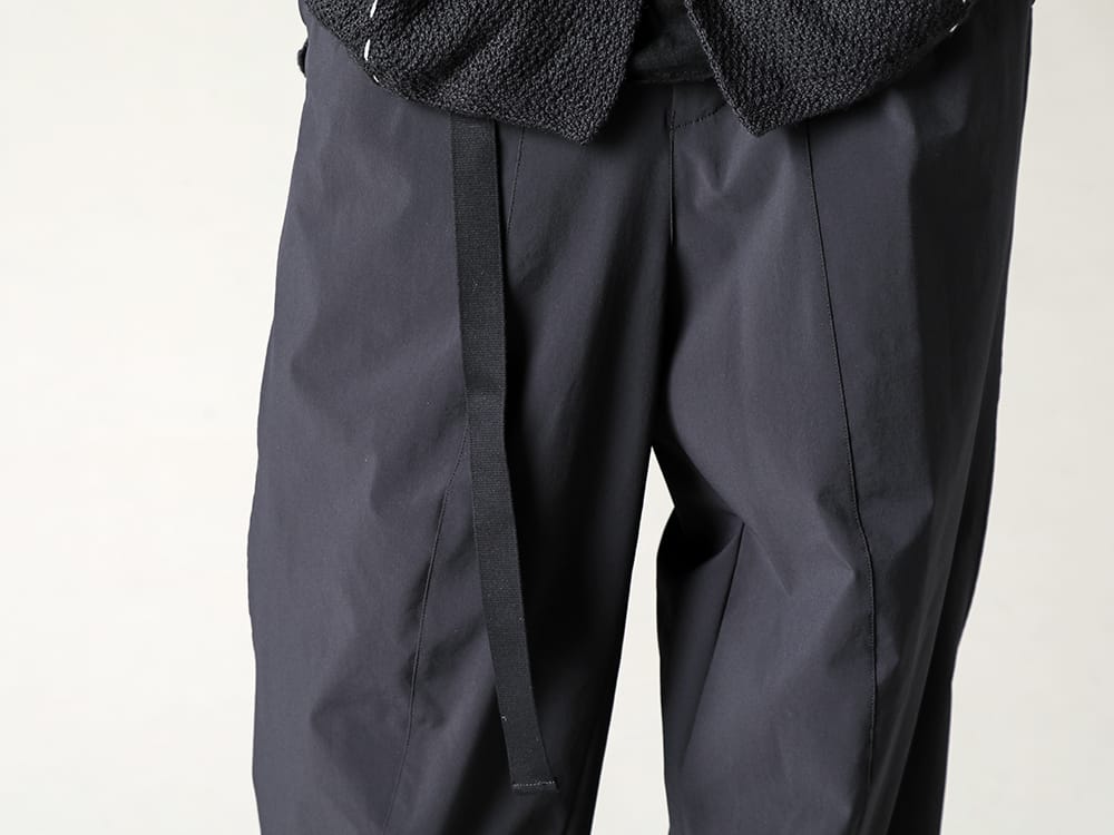 The Viridi-anne 2023SS Wide pants made of stretch taffeta with a cool and refreshing feeling - VI-3562-04-Black - Water-Repellent Stretch Wide Pants Black - VI-3555-09-Black - Sneakers Black 3-002