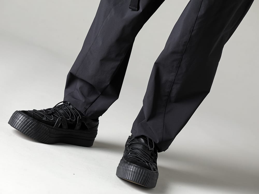 The Viridi-anne 2023SS Wide pants made of stretch taffeta with a cool and refreshing feeling - VI-3562-04-Black - Water-Repellent Stretch Wide Pants Black - VI-3555-09-Black - Sneakers Black 3-004