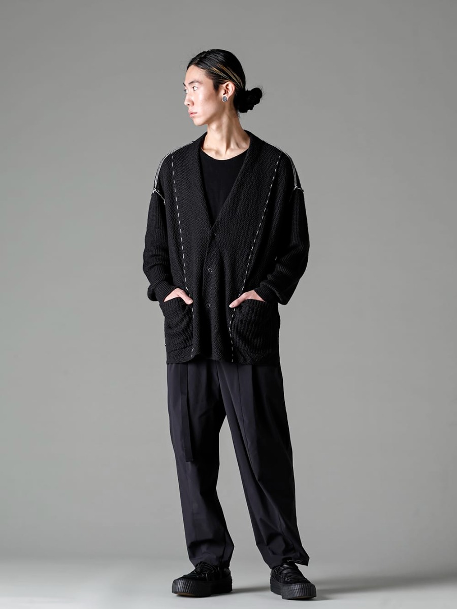 The Viridi-anne 2023SS Wide pants made of stretch taffeta with a cool and refreshing feeling - VI-3586-07-Black - Hard Twisted Ramie Yarn Cardigan Black - VI-3562-04-Black - Water-Repellent Stretch Wide Pants Black - VI-3555-09-Black - Sneakers Black  4-001