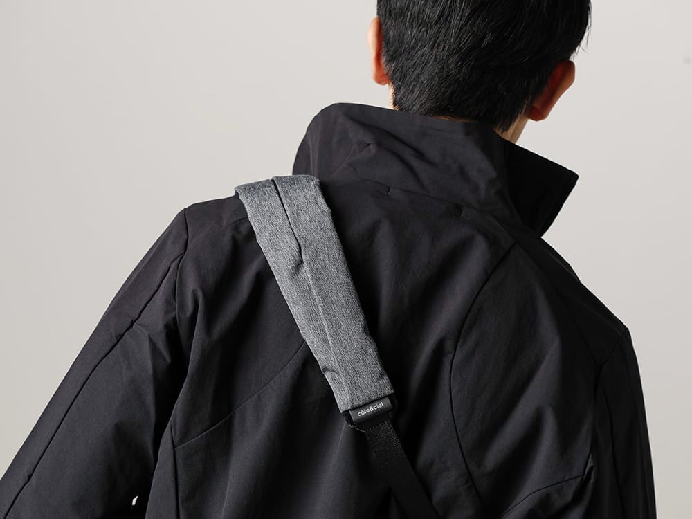 Cote&Ciel 23SS The minimal and highly mobile velocity track jacket is great for early spring.  - CVE-0024-Velocity Track Jacket Black - CC-28929-Adda Black Melange 2-003