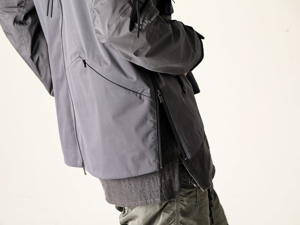 The Viridi-anne 2022-23AW Water-repellent hooded jacket in dark gray  - VI-3557-06-Dark-Gray - Water Repellent Hooded Jacket Dark Gray - RB-405-Graphite-Gray - Solid Hoodie Graphite Gray 2-006
