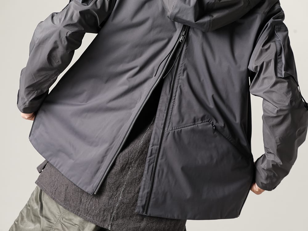 The Viridi-anne 2022-23AW Water-repellent hooded jacket in dark gray  - VI-3557-06-Dark-Gray - Water Repellent Hooded Jacket Dark Gray - RB-405-Graphite-Gray - Solid Hoodie Graphite Gray 2-007