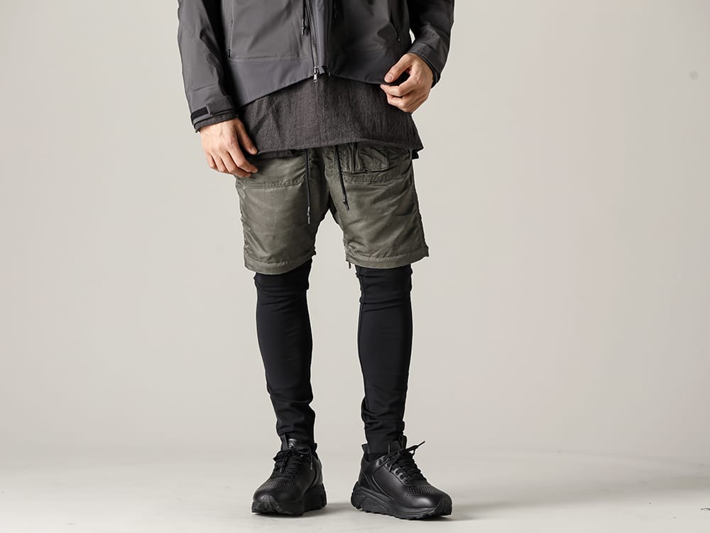 RIPVANWINKLE 2022-23AW Parachute pants that can be worn with heat-effect leggings for a sporty look - RB-429-Vintage-Khaki - Parachute Pants Vintage Khaki - RB-440-Matt-Black - Heat Effect Leggings Matt Black - SCV186C016 Black - Night Run light Black Black 3-001