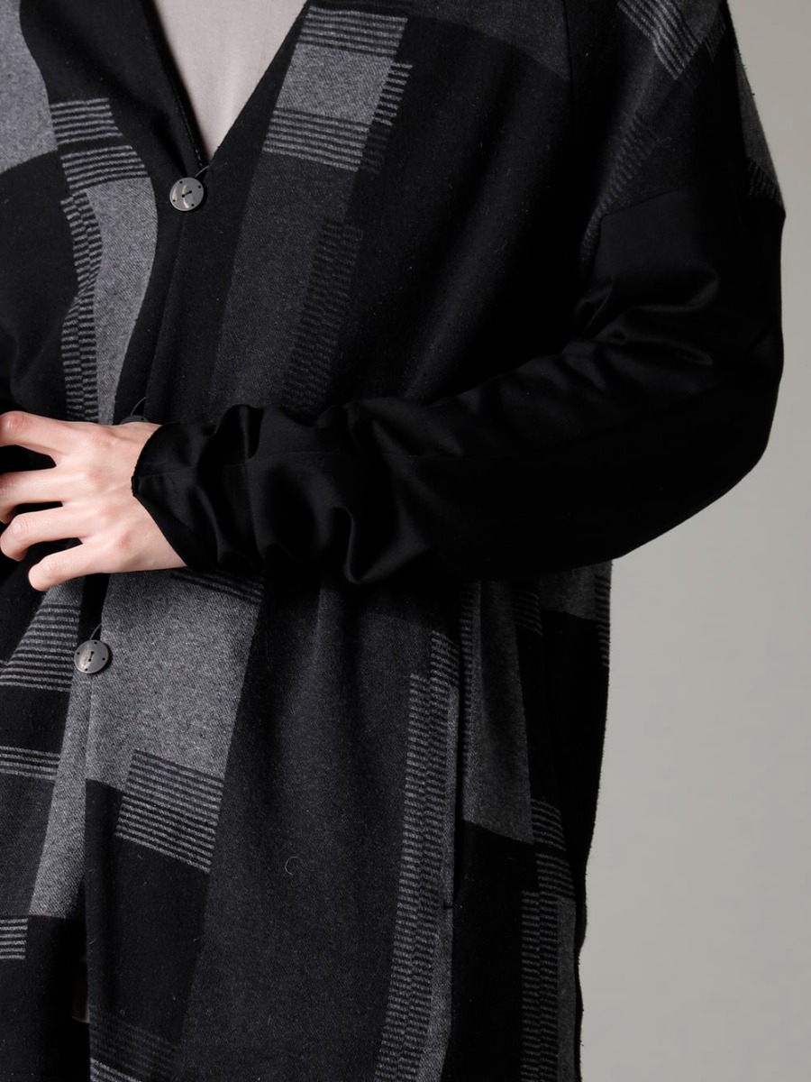 DEVOA(デヴォア) GUIDI(グイディ) 23SS(春夏) カーディガンの感覚で使える個性的なアイテム  - JKN-JQSC ジャケット シルク / コットンジャカード CSC-DSH3-Stone-Gray セミハイネックロングスリーブ スビンコットンジャージー ストーングレー 2-004