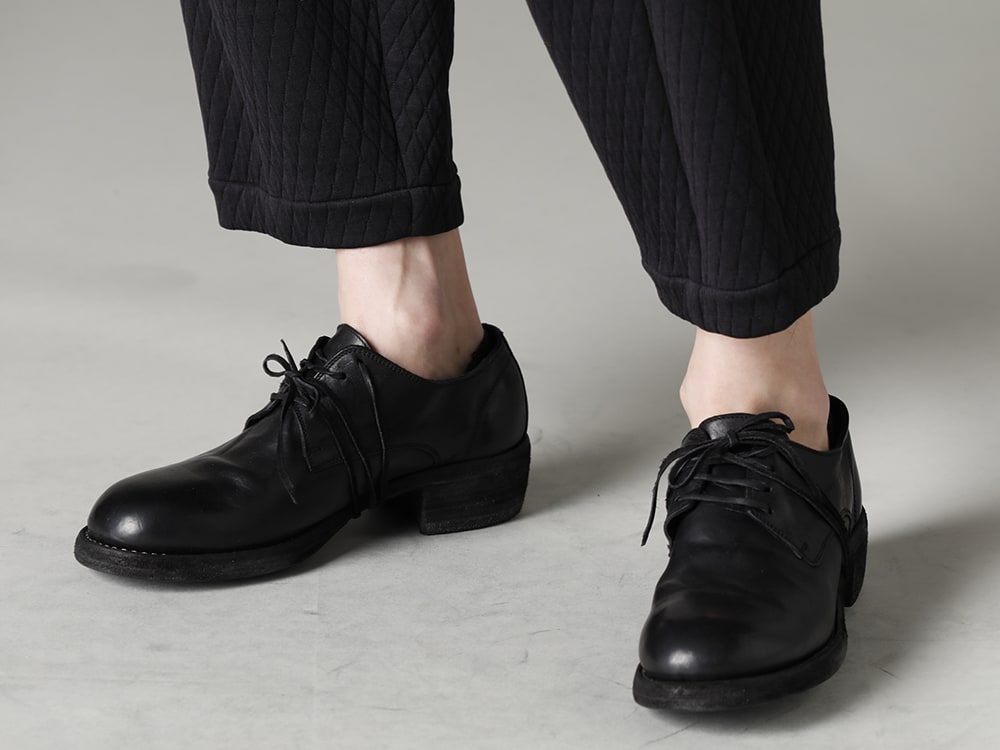 DEVOA(デヴォア) GUIDI(グイディ) 23SS(春夏) ラフなシルエットやカジュアルなデザインでも品の良さが残るパンツ - PTN-DKKL ドロップクロッチクロップドパンツ キルトコットン / ポリエステル 792Z クラシック ダービーシューズ レースアップ ダブルソール - ホース フルグレイン - 792Z 3-005