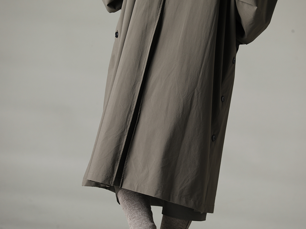 The Viridi-anne 2023SS - Minimalist coat made of functional material. - VI-3560-06-Dark-Olive(Water-Repellent Stretch Hooded Coat Dark Olive) - 2-008