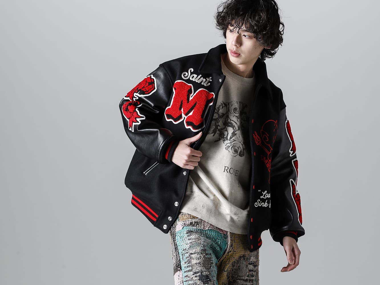 セントマイケル 2022-23AW - ©️SAINT M×××××× 2022-23秋冬コレクションより新作アイテムがリリース！只今より通販にて販売開始です！- SM-A22-0000-034(DEVIL バーシティジャケット ブラック) - 1-001
