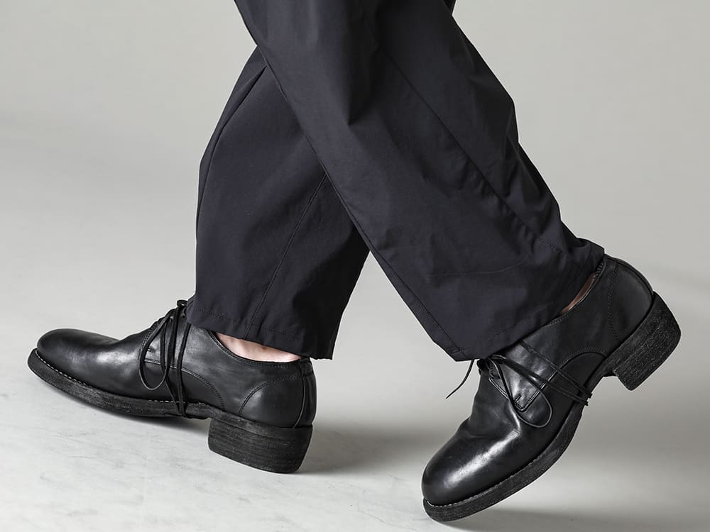 The Viridi-anne(ザ ヴィリジアン) GUIDI(グイディ) 23SS(春夏) TVAらしいリラックスムード漂うシルエットのパンツ - VI-3562-04-Black 撥水加工 ストレッチ ワイドパンツ ブラック 792Z クラシック ダービーシューズ レースアップ ダブルソール - ホース フルグレイン - 792Z 3-005