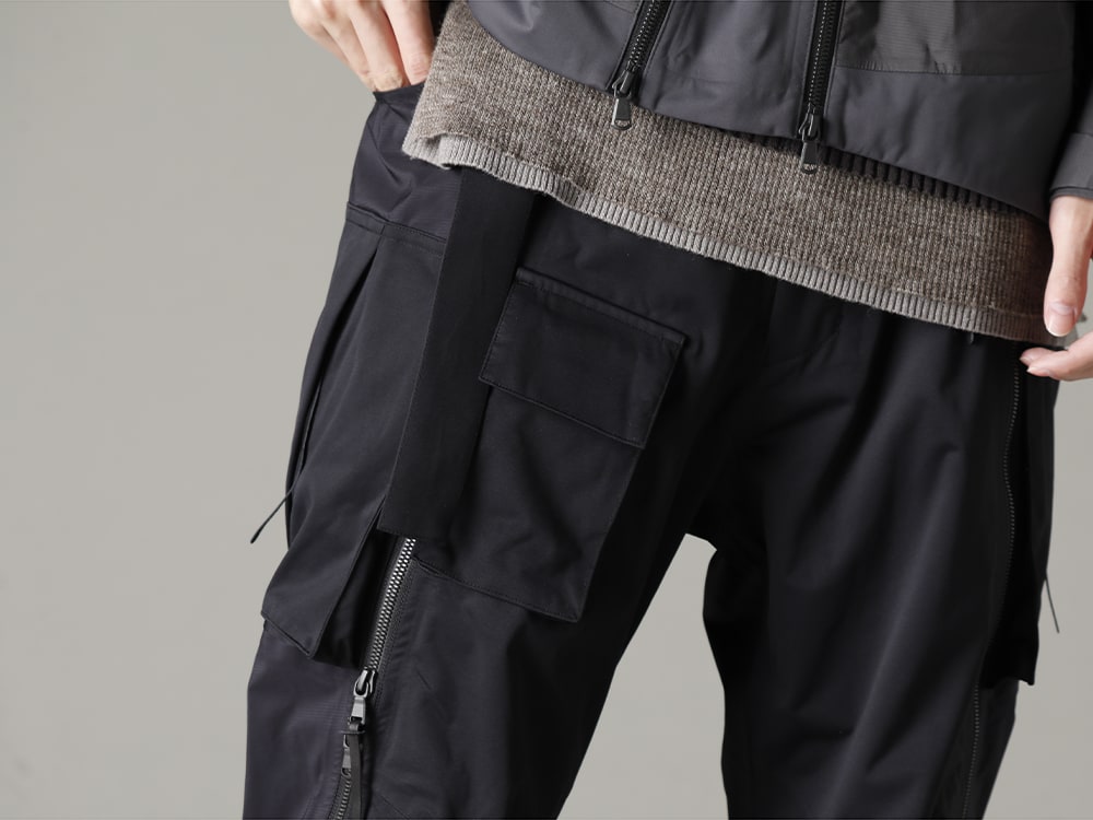 The Viridi-anne 23SS Jogger design tactical pants with a well-designed design - VI-3559-04-Black Water Repellent Tactical Pants Black VI-3555-09-Black Sneakers Black  3-004