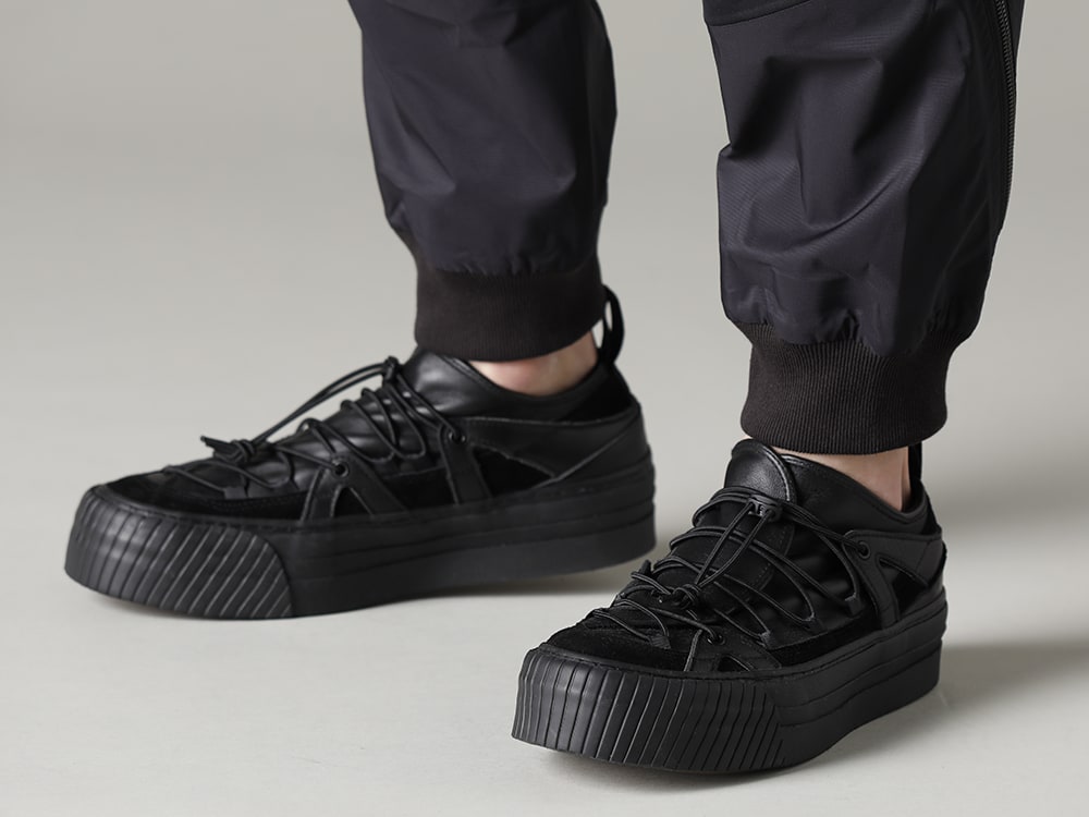 The Viridi-anne 23SS Jogger design tactical pants with a well-designed design - VI-3559-04-Black Water Repellent Tactical Pants Black VI-3555-09-Black Sneakers Black  3-003