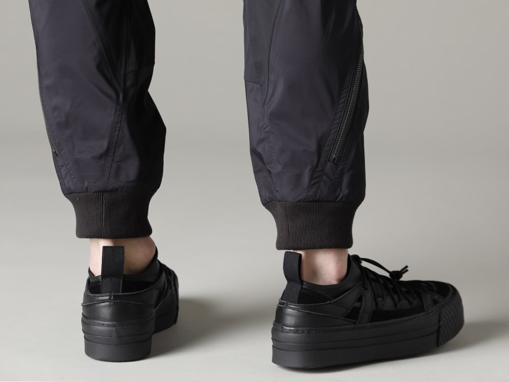 The Viridi-anne 23SS Jogger design tactical pants with a well-designed design - VI-3559-04-Black Water Repellent Tactical Pants Black VI-3555-09-Black Sneakers Black  3-005