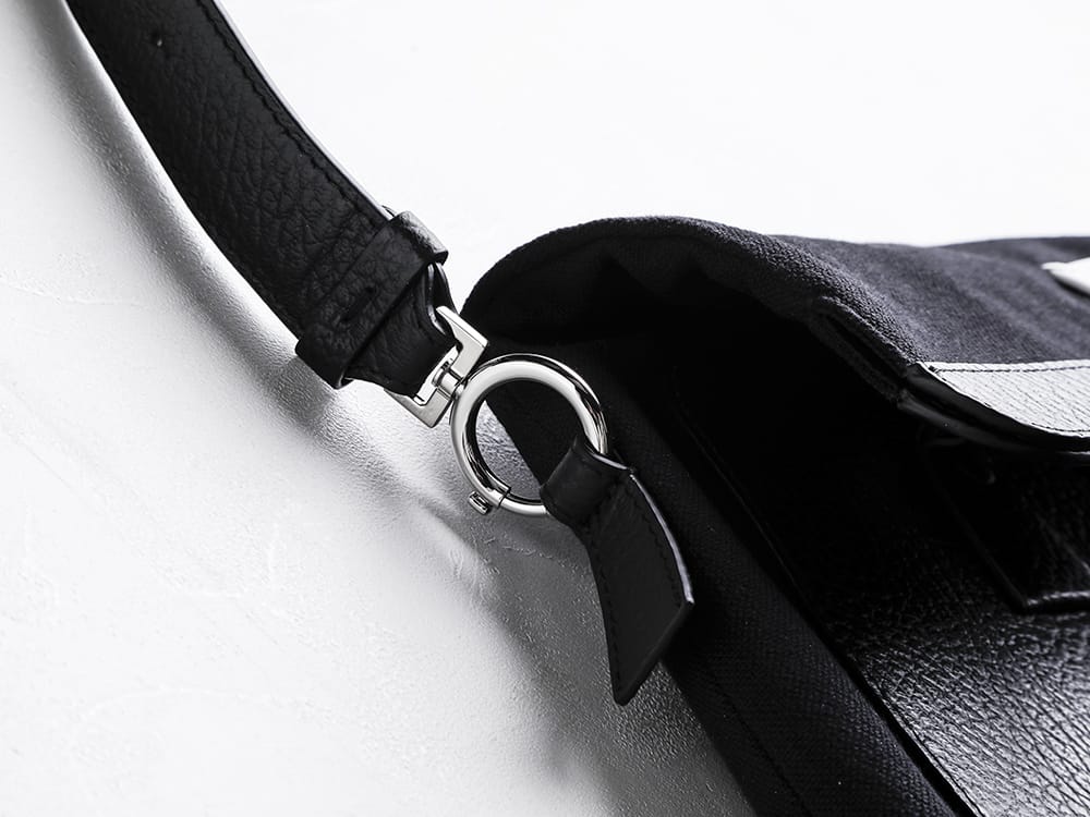 Maison Margiela 2023SS Design point ② Shoulder bag style that allows you to use both hands freely and comfortably when moving around!  - SB1WA0004 - 5AC Daily Vertical 2-003