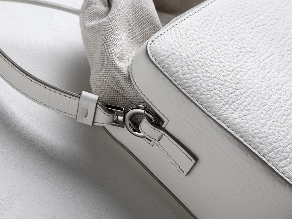 Maison Margiela 2023SS A Maison Margiela style compact bag with an 