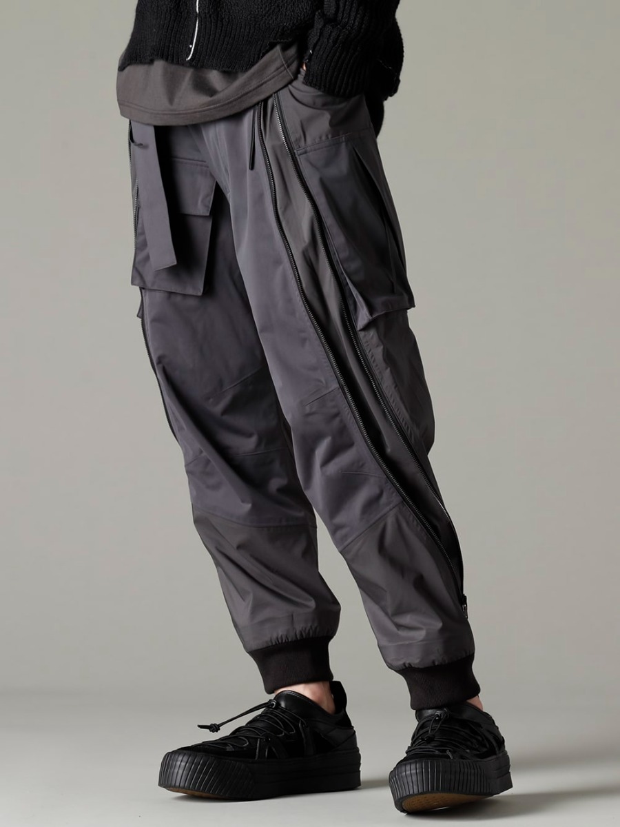 The Viridi-anne 23SS TVA's specialty active design items - VI-3559-04-Dark-Gray Water repellent tactical pants dark gray VI-3555-09-Black Sneakers Black 3-003