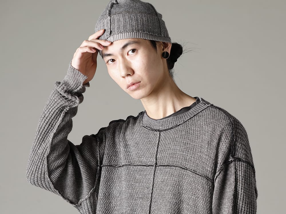 ザ ヴィリジアン 2023SS - 爽快感のあるニット素材 - VI-3585-07-Gray-Brown(ハード ツイスト ラミーヤーン セーター グレーブラウン) VI-3615-09-Gray-Brown(ニットハット グレー ブラウン) - 2-003