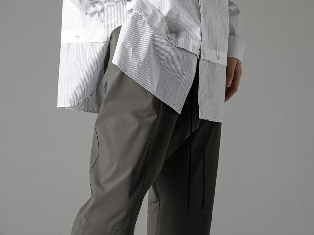 The Viridi-anne 2023SS 見出し3 - VI-3564-04-Dark-olive - Water-Repellent Stretch Knee-Length Pants Dark Olive - VI-3617-09-Gray-Brown - Leg-Warmers Gray Brown - VI-3555-09-L.Gray - Sneakers L.Gray 3-002