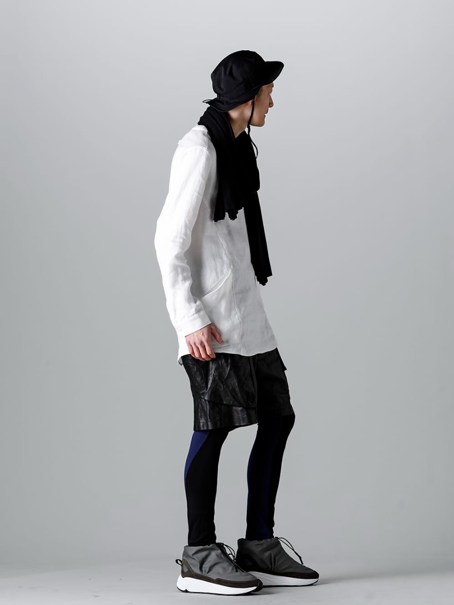 RIPVANWINKLE - リップヴァンウィンクル 2023SS スタイリング リネン素材をプルオーバータイプでリリースしたソリッドシャツL/S - RW-505-Euro White - ソリッドシャツ L/S ユーロ ホワイト - RW-522 - バイカラー ストール - RW-518-Black × Navy - バイカラー レギンス ブラック × ネイビー 1-002